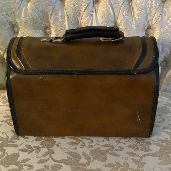 Ladies Handbag - Picture 2 of 5